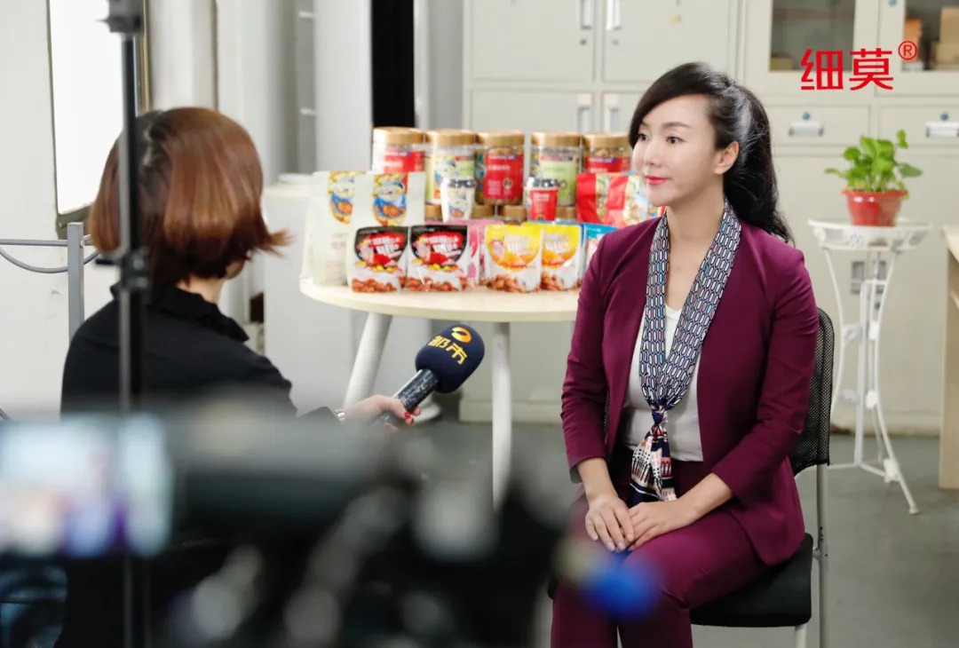 湖南都市頻道報(bào)道細(xì)莫食品工廠，了解更新更全面的細(xì)莫食品！